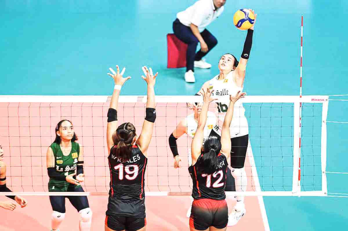 Dlsu Lady Spikers Survive Ue Lady Warriors In Uaap Womens Volley