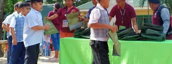 Sugar Industry Foundation  assists typhoon victims in Capiz