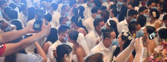 ‘Masked’ couples tie the knot  in Bacolod City mass wedding