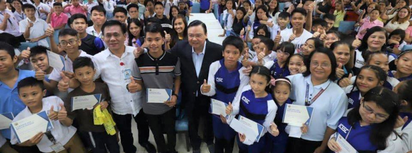 Iloilo City distributes cash to local athletes