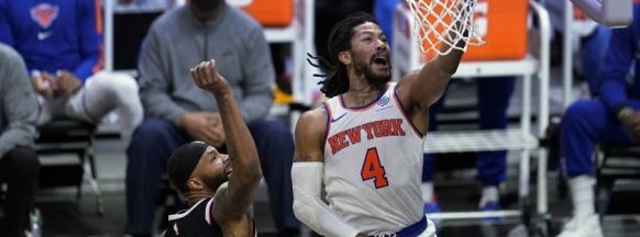 Knicks halt losing skid,  prevail over Clippers