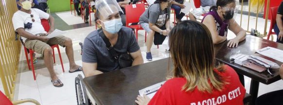 Bacolod EOC thanks security,  safety officers at vax sites