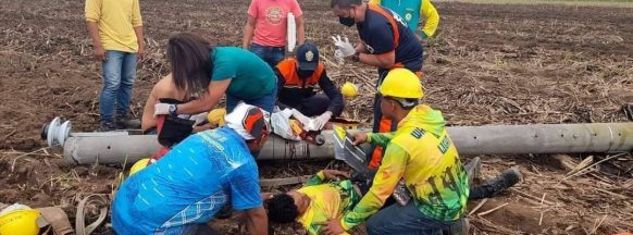 2 Ileco technicians injured after electrical pole falls down