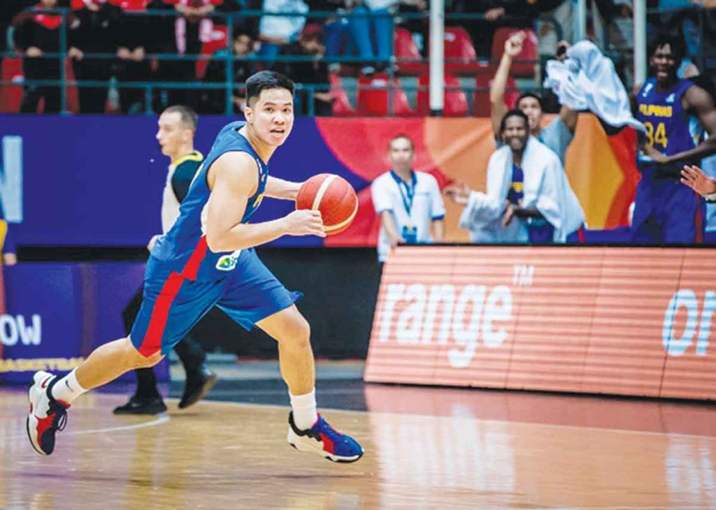 Roger Pogoy played a critical role with his outside shooting in Gilas Pilipinas’ third quarter breakaway from Saudi Arabia in the fifth window of the 2023 FIBA World Cup Asian Qualifiers in Jeddah, Saudi Arabia. (FIBA photo)