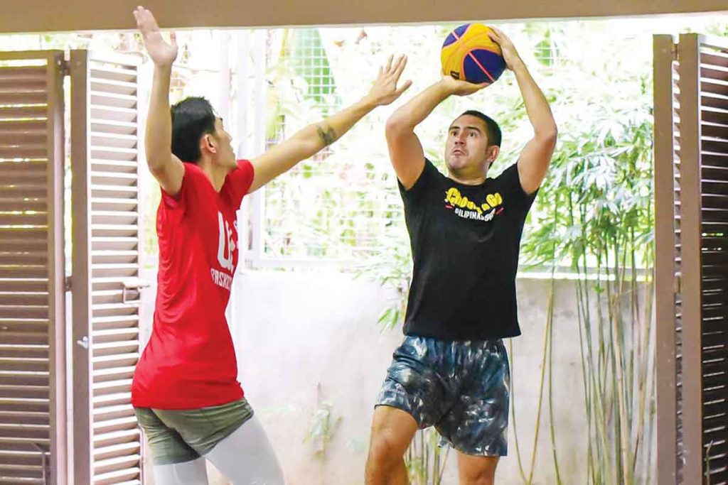 Actor-basketball player Gerald Anderson will be one of the players of the Boracay Islanders in the Pilipinas Super League. (Photo courtesy of Chooks-To-Go)