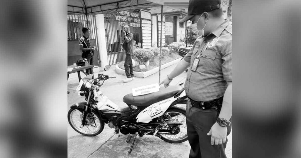 A man was arrested after he allegedly stole a motorcycle in Negros Occidental’s Victorias City yesterday morning. (Victorias City PNP photo)