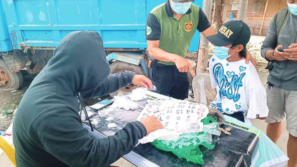 An estimated P3.4 million worth of suspected shabu was seized following a buy-bust operation in Bacolod City's Barangay 10 on Saturday, February 4. Story on page 2. (Aksyon Radyo Bacolod photo)