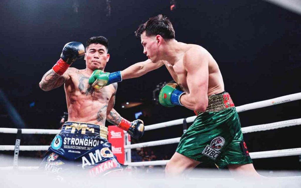 Mark Magsayo showed flashes of brilliance in the early going but was huffing and puffing in the later rounds. (Showtime Boxing photo)