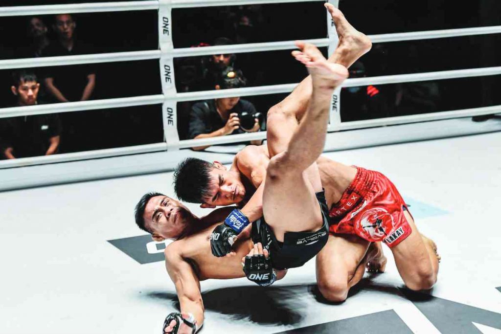 Danny Kingad's superb display ultimately earned him a clear-cut unanimous decision nod over Eko Roni Saputra after three five-minute rounds. (ONE FC photo)