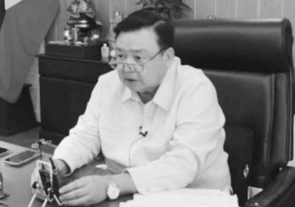 Iloilo City Mayor Jerry Treñas announces a P200,000 bounty for the arrest of suspects who held up a delivery firm at Barangay Quintin Salas in Iloilo City’s Jaro District on Wednesday, March 1, 2023. The Iloilo City Police Office said two of the three suspects have already been identified. (PNA file photo)