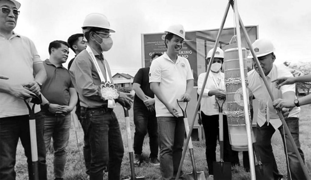 Bacolod City Mayor Alfredo Benitez led the groundbreaking ceremony for a housing site in the city’s Barangay Vista Alegre in this file photo in October of last year. The city council has already identified four additional sites for the implementation of the city's housing program for informal settler families. (DHSUD / File photo)