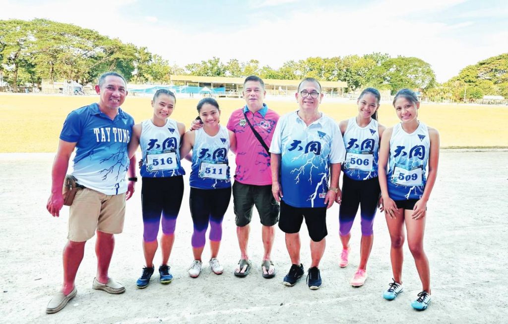 Bacolod Tay Tung High School Thunderbolts’ relay team (Photo courtesy of Jose Montalbo)