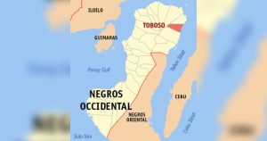 Children sing as the statue of the Blessed Virgin Mary is being paraded during the Encuentro at Sto. Niño Parish in Bacolod City’s Barangay Pahanocoy on Easter Sunday, April 9, 2023. Encuentro, the reenactment of the joyful reunion of sorrowful Mary and the resurrected Jesus, takes place before the first Easter Sunday Mass. (Sto. Niño Parish / SOCCOM photo)