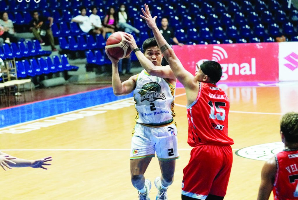 Mark Maloles had a perfect outing in Negros Muscovados’ lopsided win over Valenzuela City. (MPBL photo)