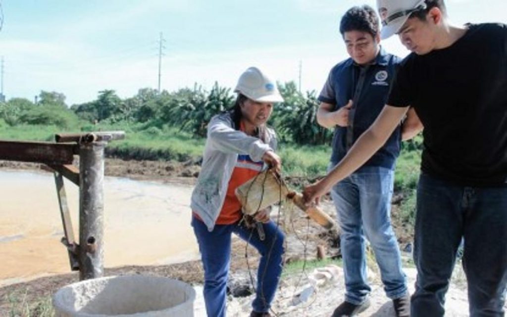 A recent collection of water samples from the wastewater treatment pond of Victorias Milling Company in Negros Occidental’s Victorias City. As of yesterday, June 20, 2023, the City Environment and Natural Resources Office reported that the mill management had “effectively controlled the adverse effects of the molasses spill on its wastewater treatment facility and resolved the issue of the foul odor.” (Victorias City Information Office photo)