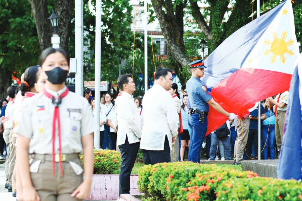 The Philippine flag is being hoisted during the 125th Independence Day rites at the Bacolod City public plaza yesterday, June 12, 2023. The importance of remembering the national heroes who fought for freedom and continue to serve as inspiration today was emphasized during the event. (Albee Benitez / Facebook photo)