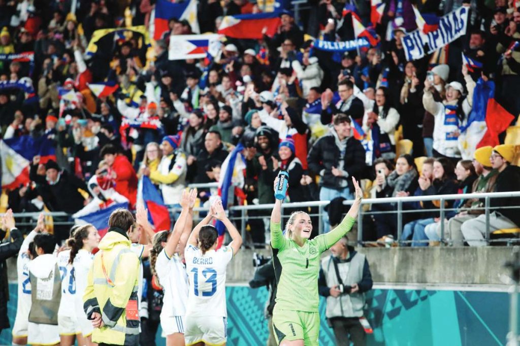 Filipinas goal keeper Olivia McDaniel waves to the crowd following their 1-0 upset win over New Zealand on Tuesday, July 25, 2023. (Reuters photo)