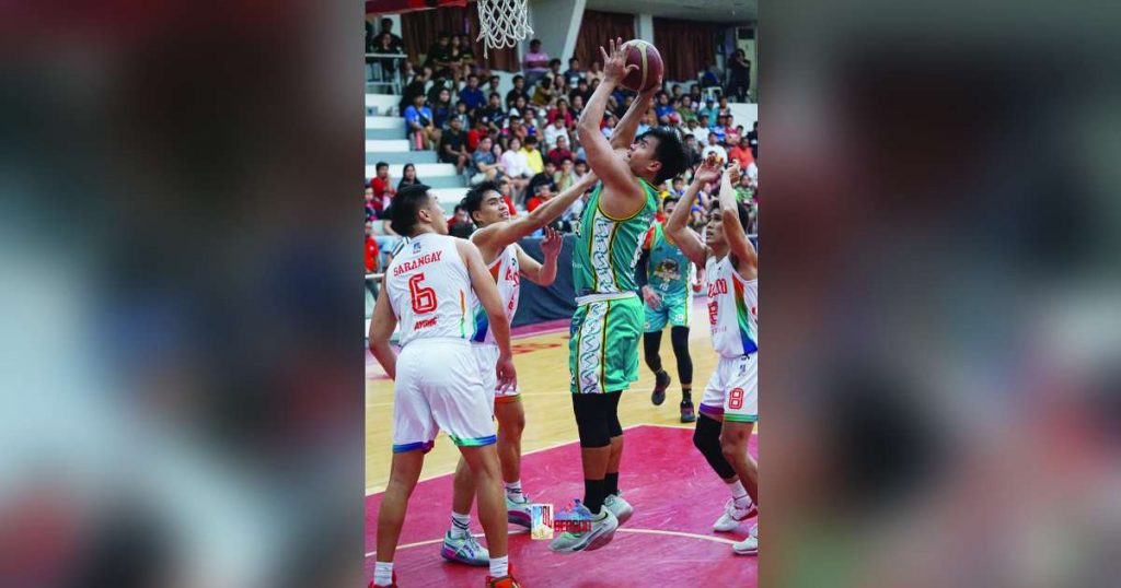 Negros Pau Muscovados’ Bernie Bregondo shoots over the defense of Bacolod City of Smiles’ Regie Boy Basibas. (MPBL photo)