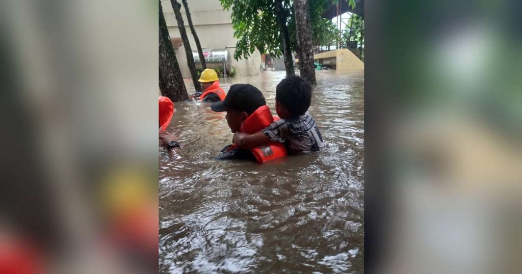 Over 15,000 Evacuated; Bacolod, 6 NegOcc LGUs Affected By Torrential ...