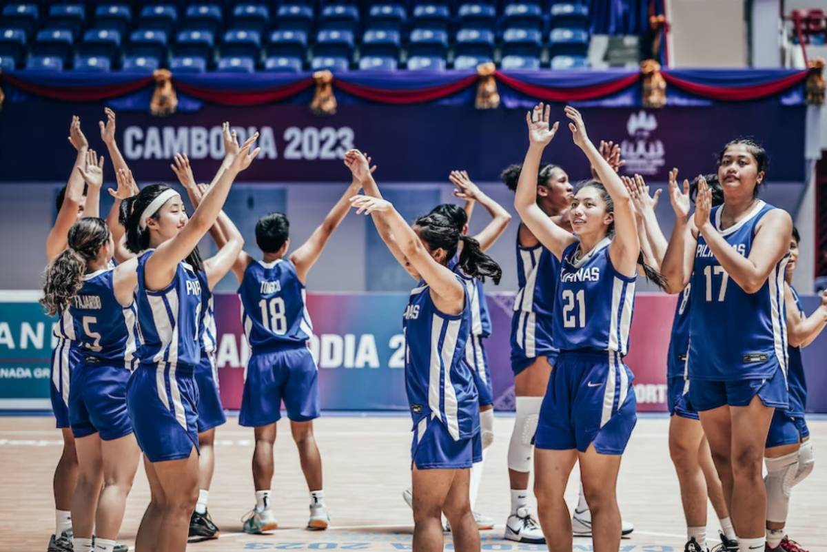 Members of Gilas Pilipinas-Women battle against Malaysia during the 2023 Southeast Asian Games at the Morodok Techo National Sports Complex in Phnom Penh, Cambodia on May 15, 2023. (Photo courtesy of Ariya Kurniawan)