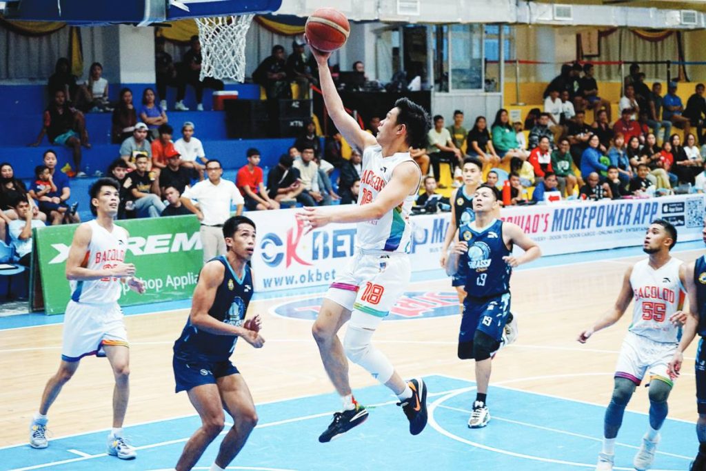 Bacolod City of Smiles’ Alfred Sedillo glides for a fastbreak layup. (MPBL photo)