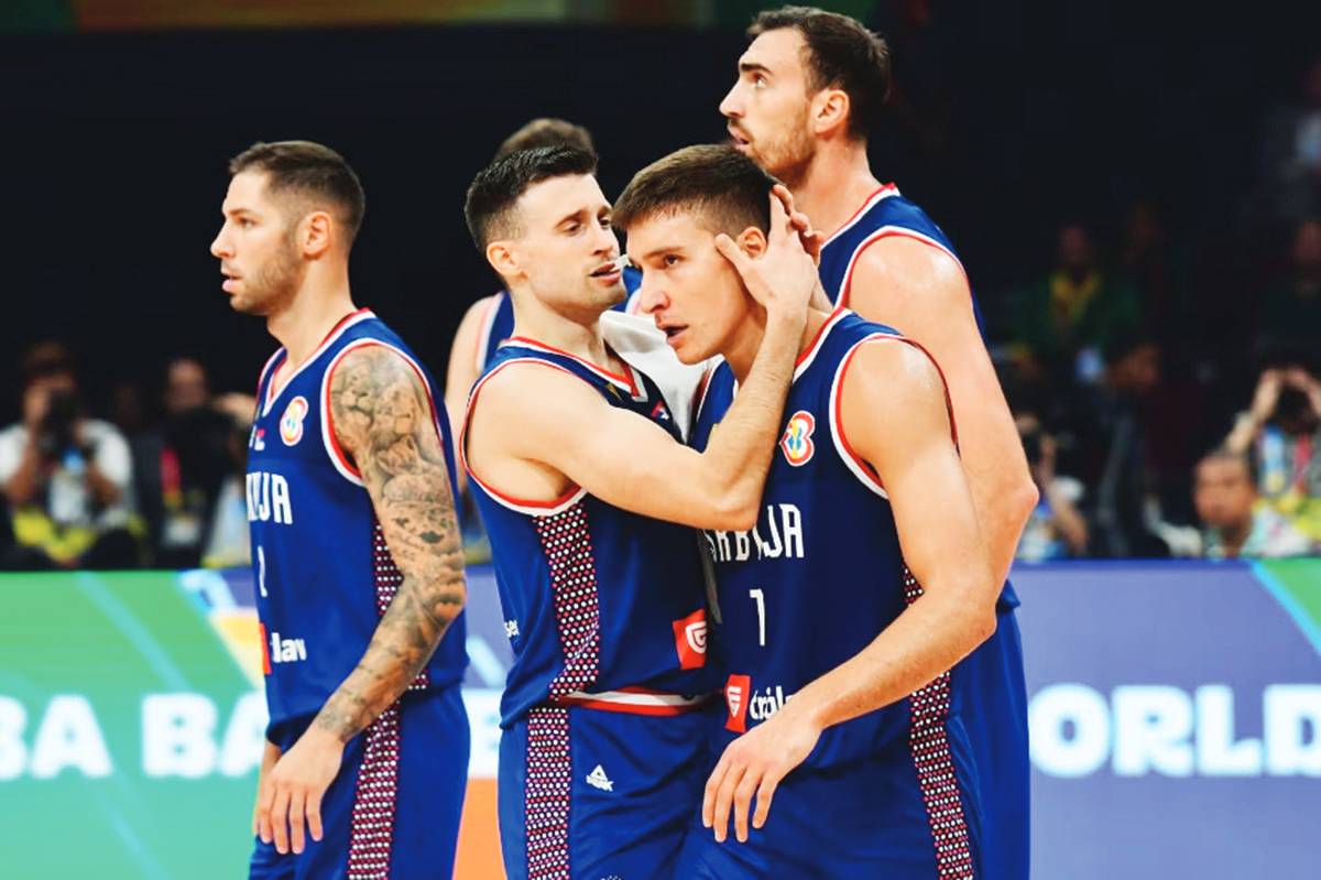 Bogdan Bogdanovic and the Serbian squad at the 2023 FIBA Basketball World Cup yesterday, September 6, 2023. (Mark Demayo / ABS-CBN News photo)