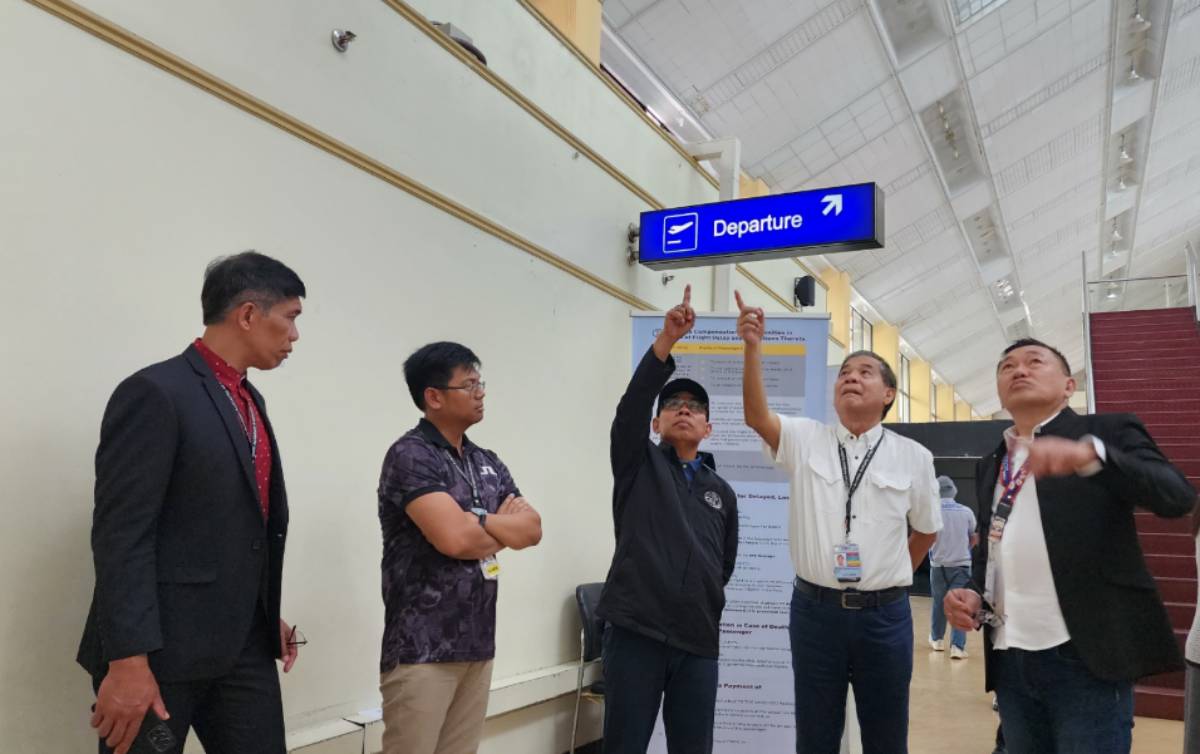 Civil Aviation Authority of the Philippines Director General Captain Manuel Antonio Tamayo (second from right) was concerned over the security, management and maintenance of Bacolod-Silay Airport, when he conducted an inspection on the facility on September 14, 2023. (CAAP / Facebook photo)