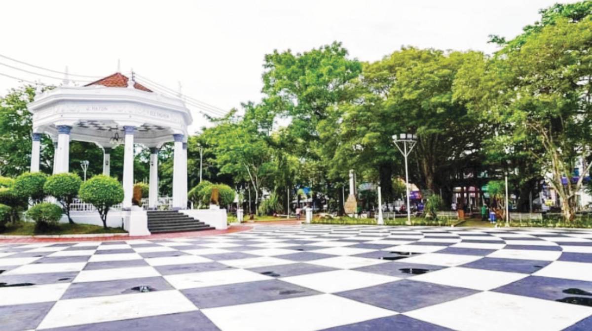 The Bacolod City Public Plaza’s historical significance motivates the transformation, with the goal of providing enjoyment for Bacolodnons and visitors. (Bacolod PIO / Facebook photo)