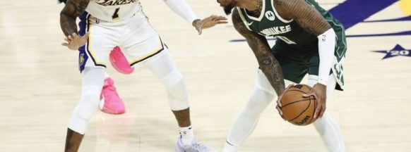 Lillard makes triumphant NBA pre-season debut with Bucks