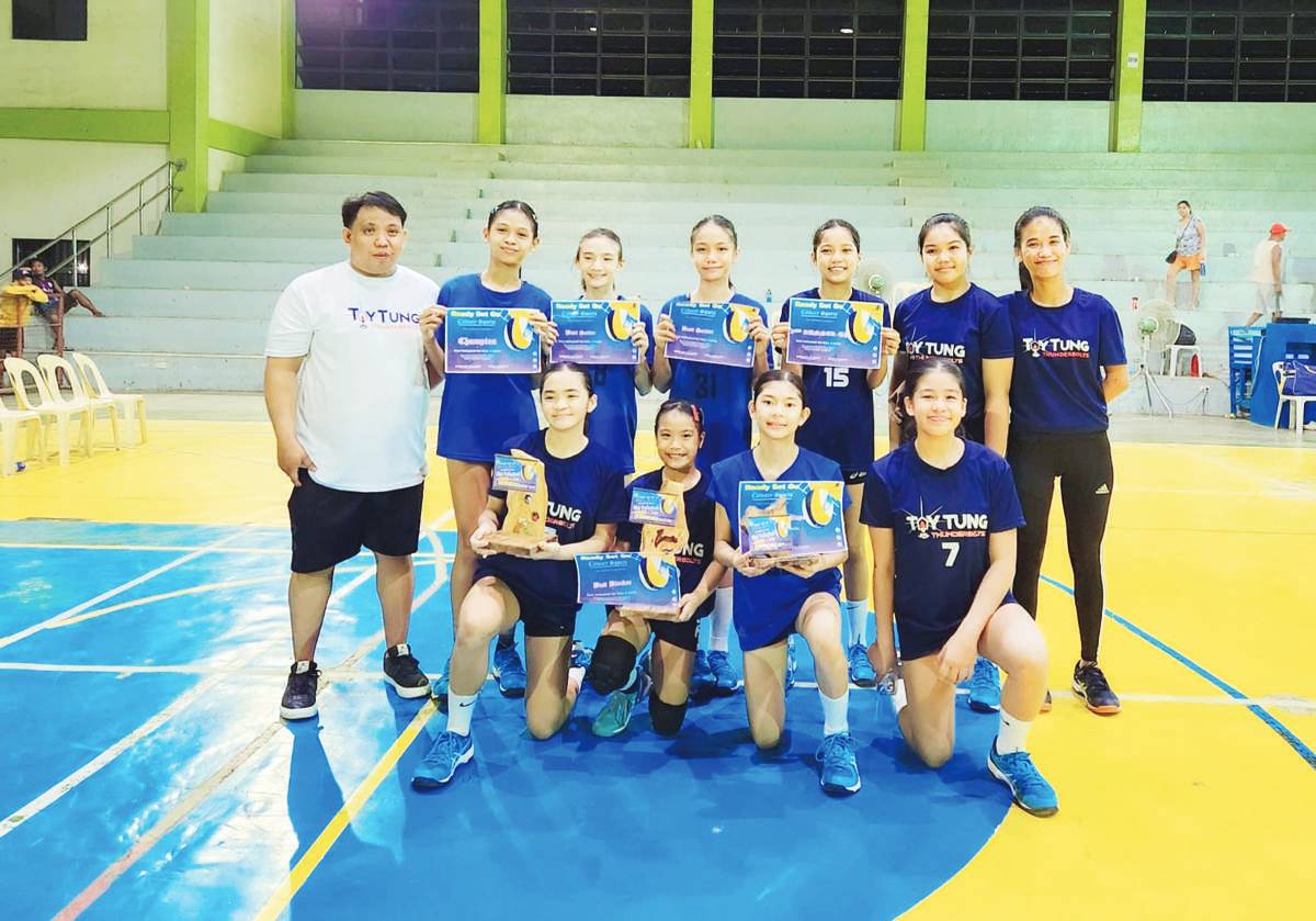 The Bacolod Tay Tung High School Thunderbolts-A captured the crown in the one-day volleyball tournament after defeating the Down The Line Volleyball Club. (She Limsiako Uy photo)
