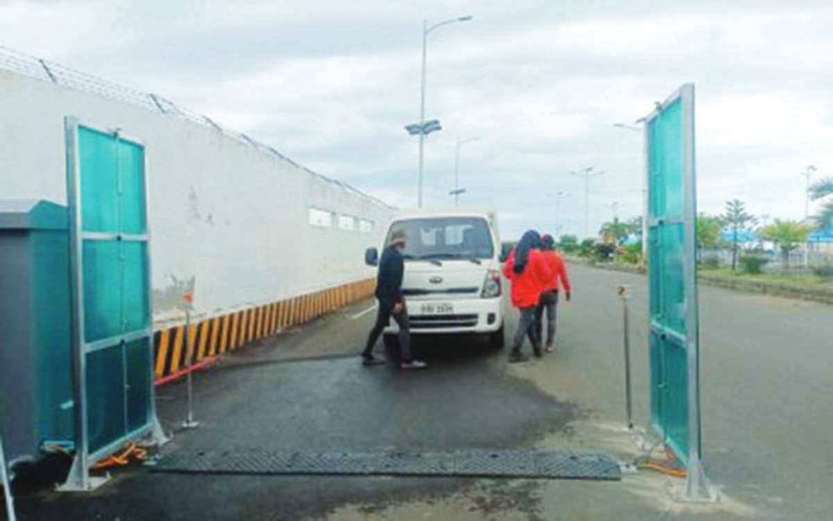The vehicle disinfection facility was installed at the port of Negros Occidental’s San Carlos City on Wednesday, November 15, 2023. The facility has been provided by the Department of Agriculture in Western Visayas with funding under the National Livestock Program. (Negros Occidental-San Carlos City LGU photo) 