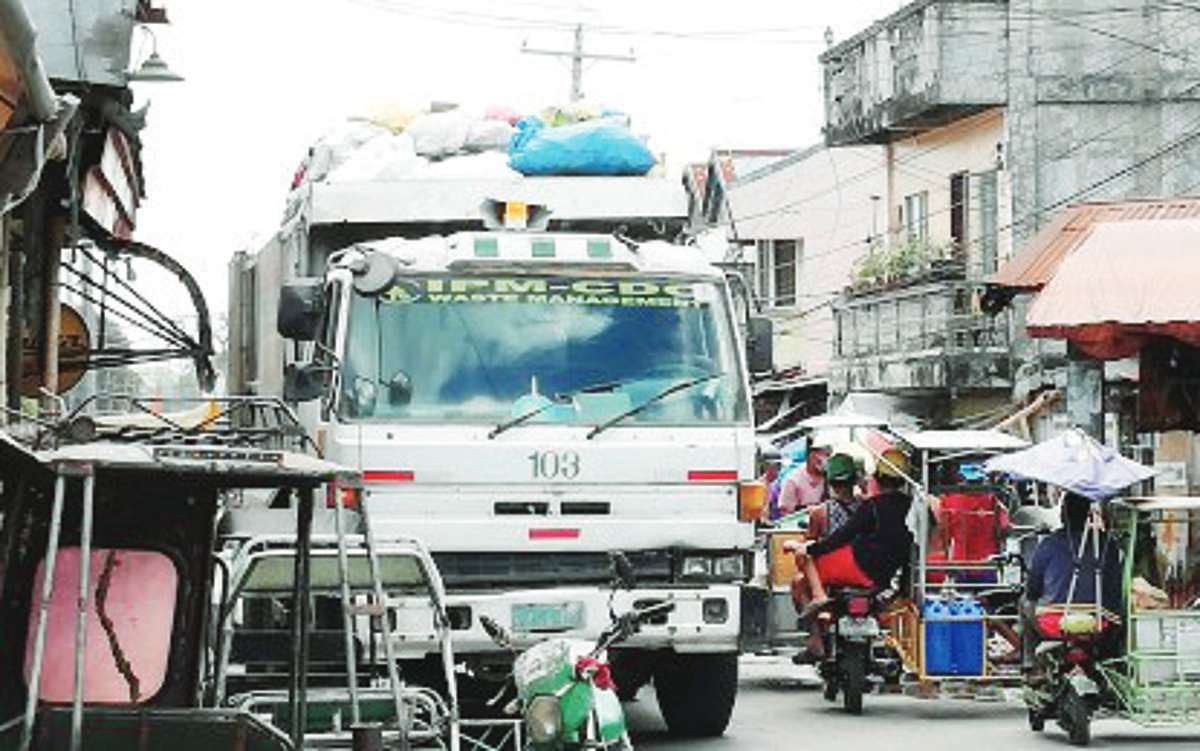 The Bacolod City Solid Waste Management Board passed a resolution which seeks to extend the garbage hauler’s contract for three to four months. (PNA Bacolod / File photo)