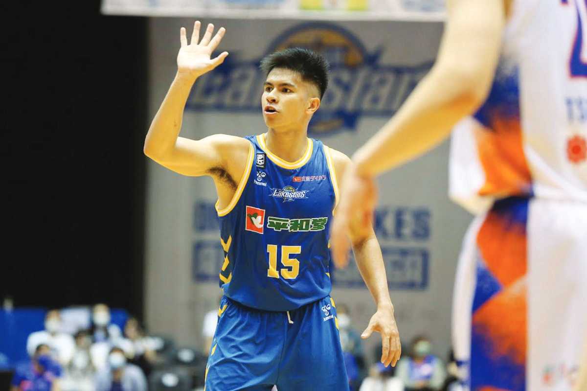 Ilonggo Kiefer Ravena, Shiga dominate Ehime - Watchmen Daily Journal