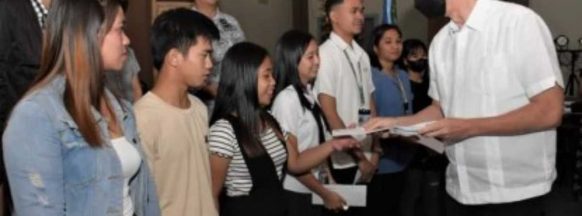 Kin of former RPA-ABB rebels in Negros get P1-M educational aid
