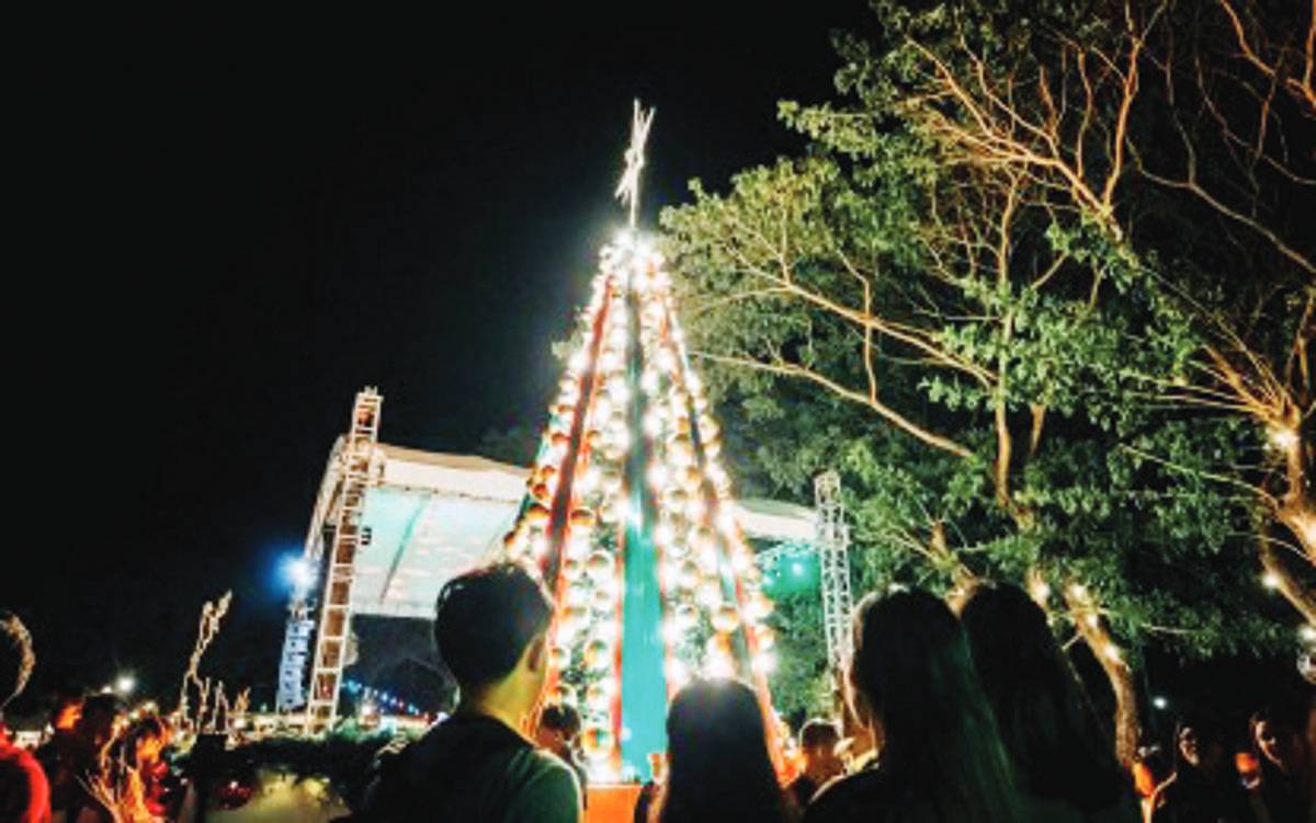 A 9.2-meter hall stands at the Bantayan Park, one of the prime tourist destinations in Negros Occidental’s Bago City. Decorations are mostly made of zero-plastic and eco-friendly materials or items which are reusable and recycled. (Bago City Information Office photo)