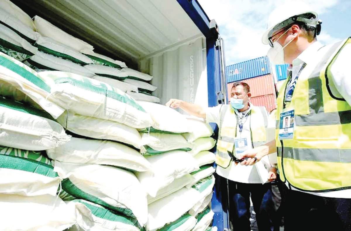 The Sugar Regulatory Administration says there is no apparent need to import sugar amid concerns over the commodity’s continuing price drop in the past few weeks. (Rappler / File photo)