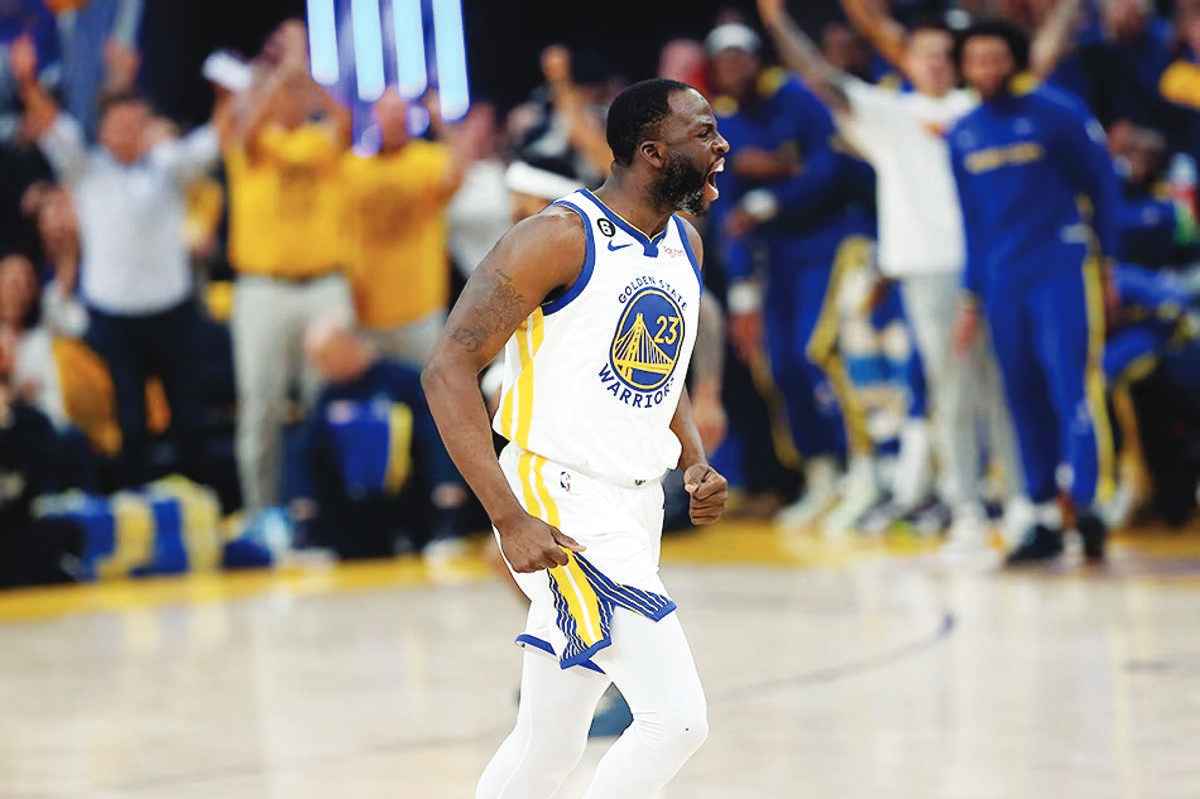 Golden State Warriors forward Draymond Green reacts after shooting a three-point basket against the Los Angeles Lakers during the first quarter of Game 5 in the NBA Western Conference semifinals at Chase Center in San Francisco, California on May 10, 2023. (EPA-EFE / John G. Mabanglo / File photo)