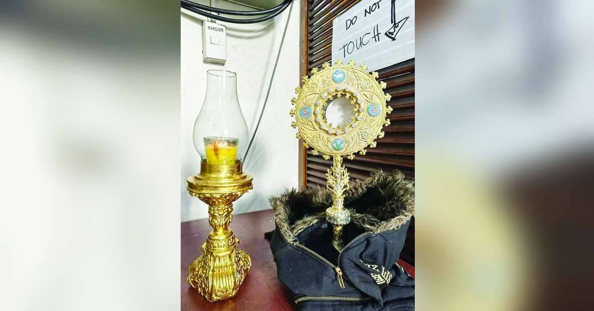 The monstrance was left outside the cathedral’s gates where it was later discovered on Sunday morning, December 31, 2023, police said. (ADSUM Diocese of Bacolod photo)