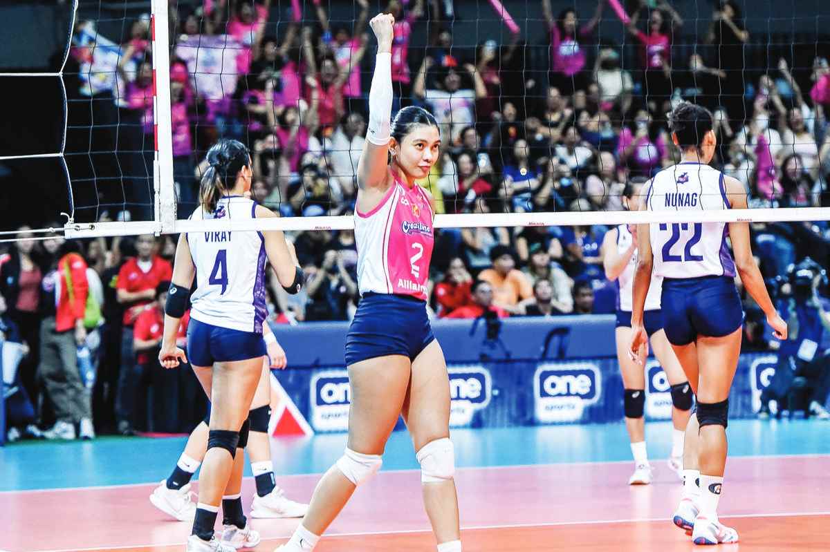 CREAMLINE SKIPPER ALYSSA VALDEZ (PVL Media Bureau photo) 