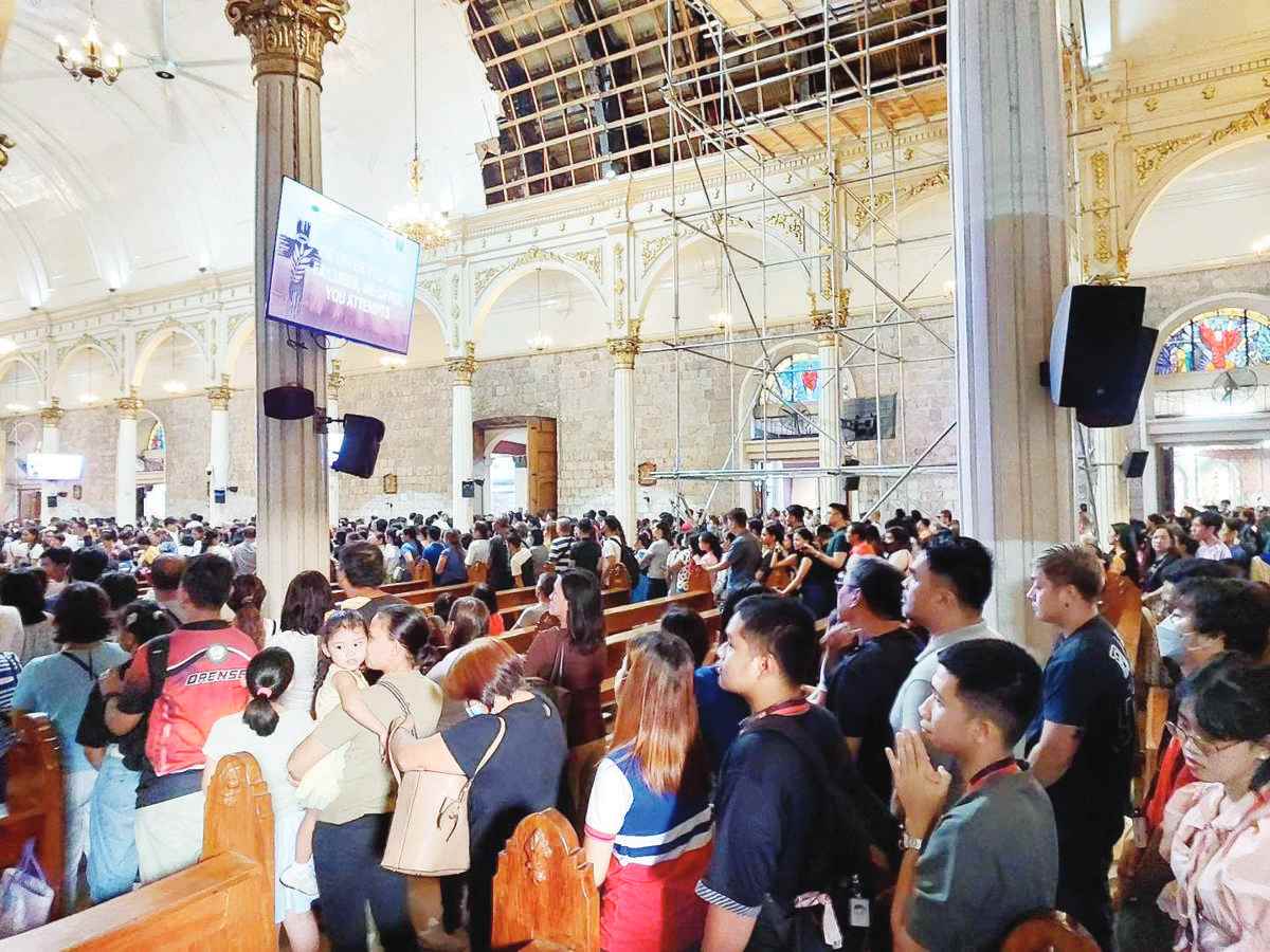 Churchgoers flocked to Bacolod City’s San Sebastian Cathedral for the Ash Wednesday Mass yesterday, February 14, 2024. (Andrew Altarejos photo) 