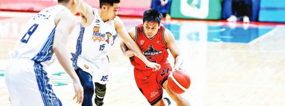 Blackwater upsets TNT for 2-0 start in PBA