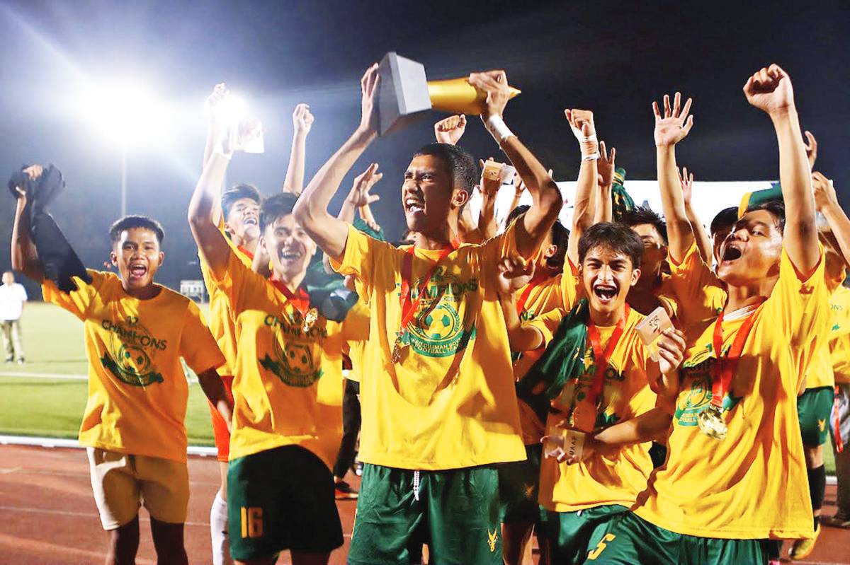 The Far Eastern University-Diliman Baby Tamaraws celebrate their 12th UAAP high school boys football championship. (UAAP photo)