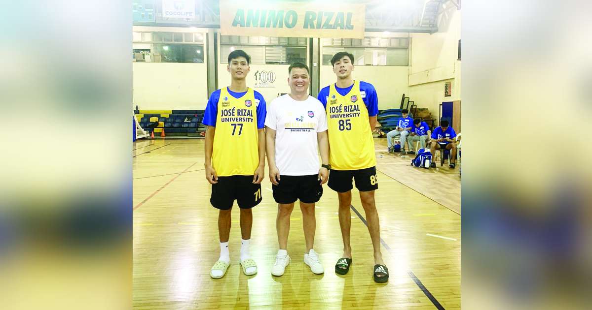 Jose Rizal University Heavy Bombers head coach Luis Jose Gonzalez (center) with Negrense recruits John Lloyd Martinez and Shannon Sealey. (Contributed photo)