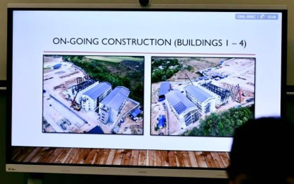 The ongoing construction of the first four buildings of Asenso Yuhum Residences-Arao in Barangay Vista Alegre, Bacolod City. Mayor Alfredo Abelardo Benitez says there are now 800 beneficiaries who have signed up and 500 are under verification. (Bacolod PIO photo)