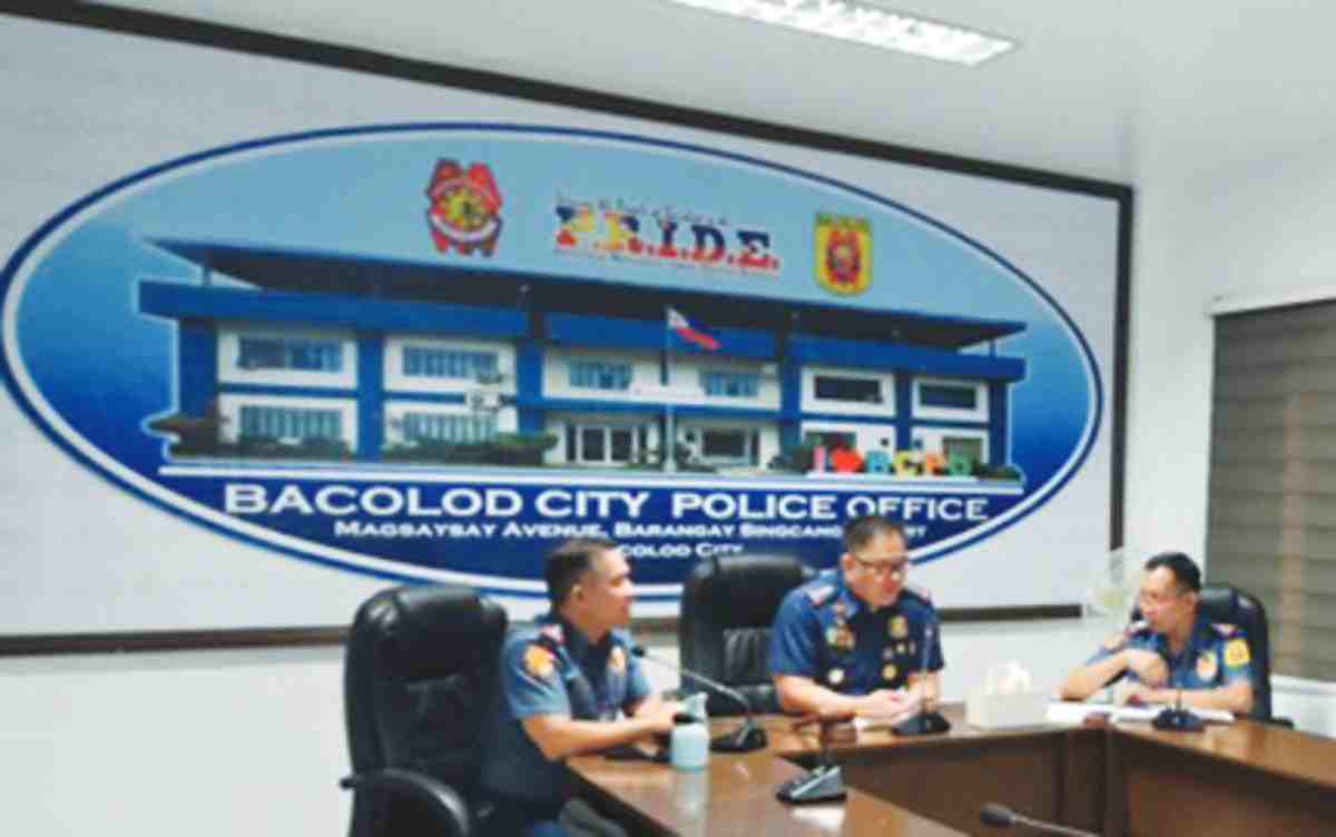 Colonel Noel Aliño (center), police city director, meets with the heads of the Bacolod City Police Office (BCPO) Anti-Vandalism Task Force on Wednesday, April 3, 2024. Aliño ordered all BCPO operatives to strictly implement the city ordinance prohibiting vandalism. (Bacolod City Police Office photo)