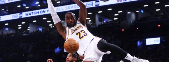 LeBron James knocks down 9 triples as Lakers sink Nets