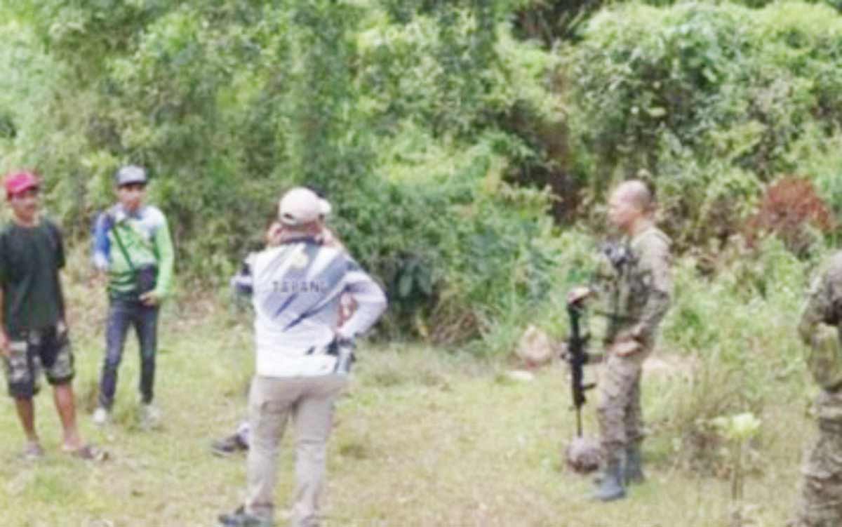 The site assessment and survey of the soon-to-rise peace and development community for former rebels who belong to the Kapatiran Para sa Progresong Panlipunan in Cadiz City, Negros Occidental, earlier this month. Situated in Sitio Huebesan, Barangay Celestino Villacin, it will be established as a Payapa at Masaganang Pamayanan project of the Office of the Presidential Adviser on Peace, Reconciliation and Unity. (79IB / Philippine Army photo)