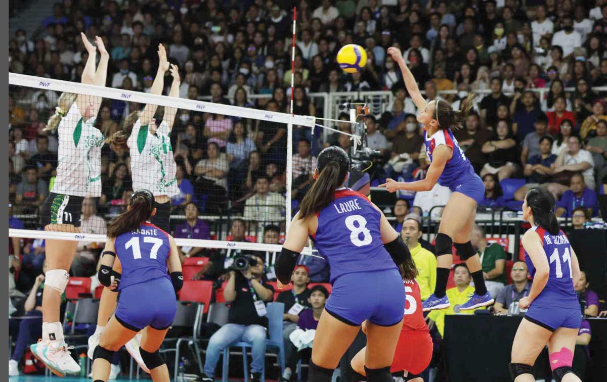 Alas Pilipinas' Cherry Rondina smashes the ball towards Australia's defense. (PNVF photo) 
