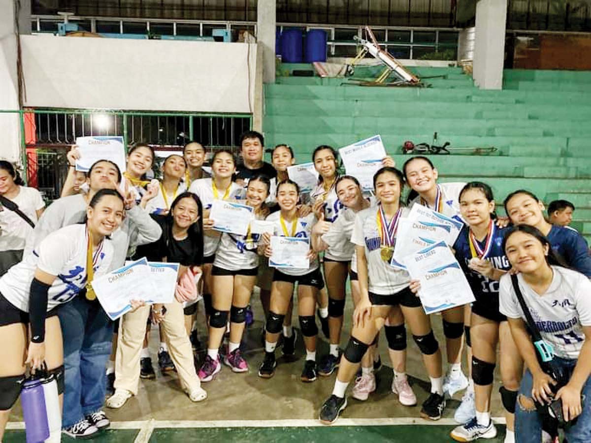 The Bacolod Tay Tung High School Thunderbolts claimed the crown with a 40-21 victory over 1 Silay Sports A in the BAVC 13-Under Girls One-Day Volleyball League. (Jose Montalbo photo) 