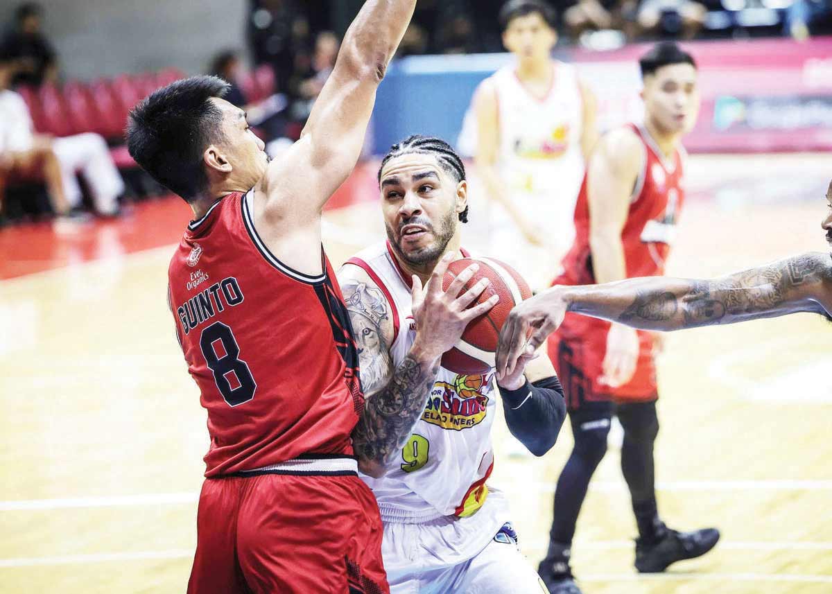 Aaron Fuller led the Rain or Shine Elasto Painters with 24 points and 19 rebounds in their PBA Season 49 Governors’ Cup campaign against the Blackwater Bossing. (PBA Images)